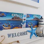 לינה וארוחת בוקר Stella Marina Sea & Sun