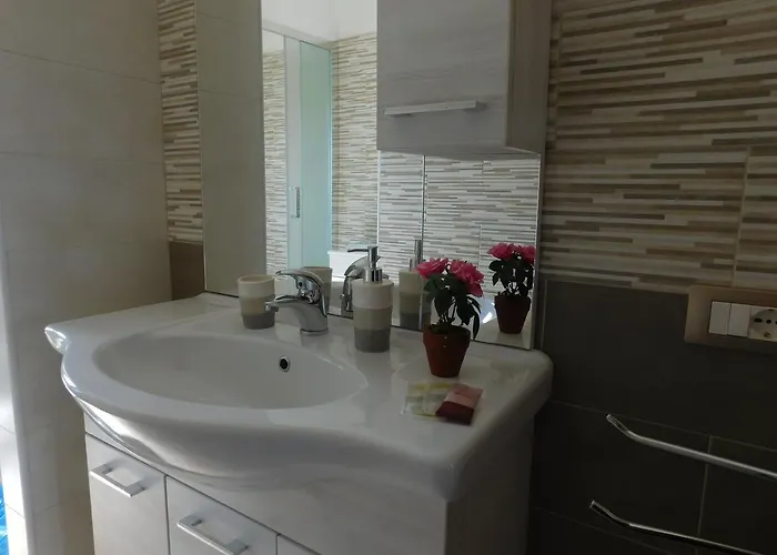 Stella Marina Sea & Sun 切法卢